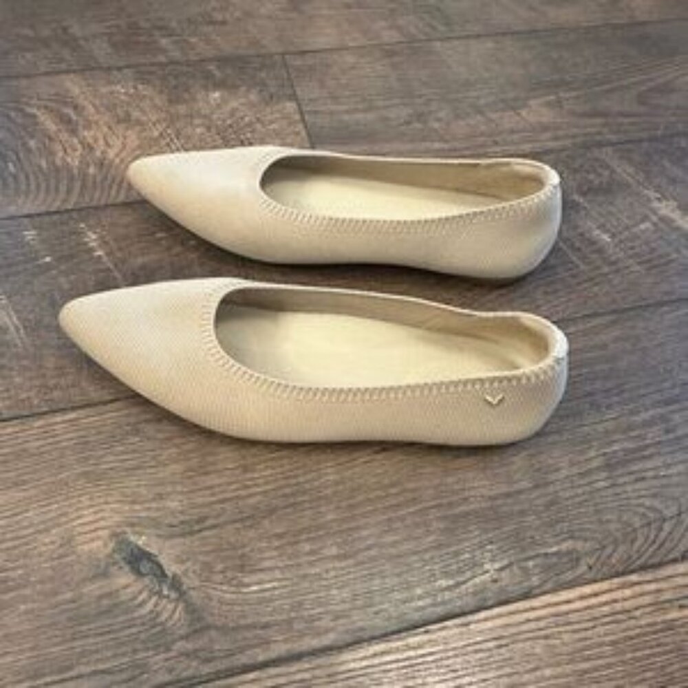 Vivia Pointed-Toe Ballet Flats (Aria 5°) Size 10